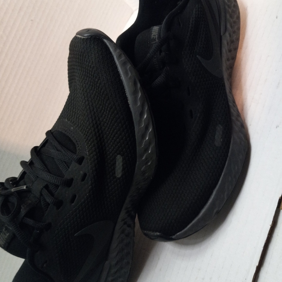 Nike Men's Revolution BQ3204-001 Black 8.5 Running Shoes Sneakers - Picture 8 of 10